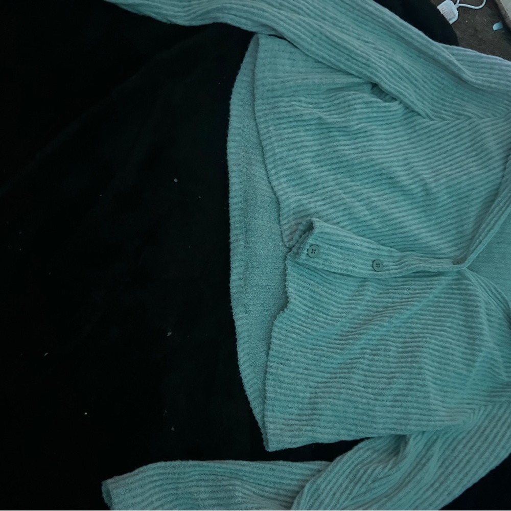Women's Grey Button-Up Sweater Cropped